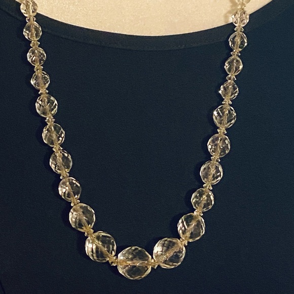 Vintage Faceted Glass Graduated Bead Necklace Timeless Elegance - Picture 6 of 8